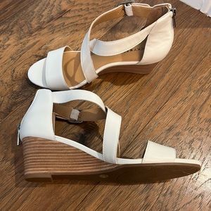 NEVER WORN. Lucky Brand White Wedge Sandals. Size 8.5